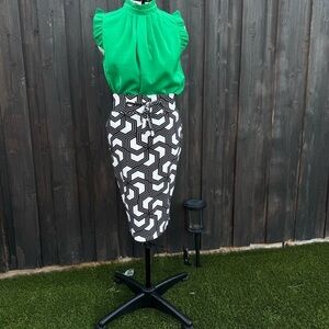 Classic Concepts Geometric Black and White Skirt Medium